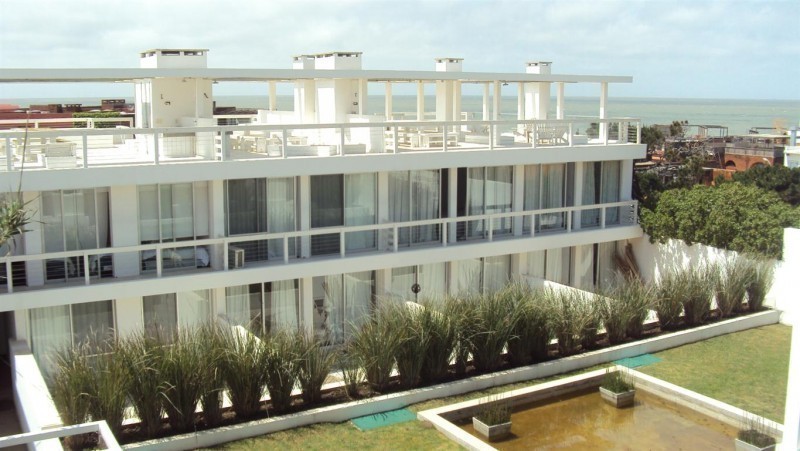 Apartamento a una cuadra del mar en Manantiales.